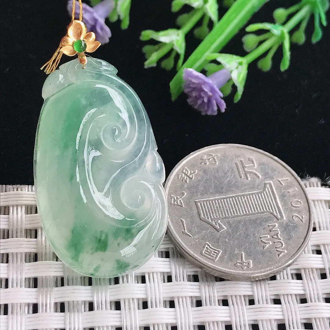 实拍A货翡翠33.5/20/6老坑18k金镶嵌冰飘绿如意吊坠翡翠挂件