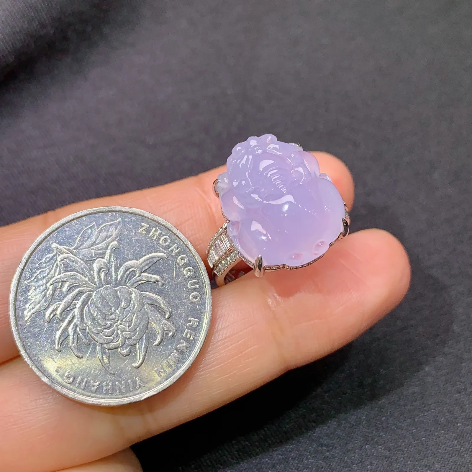 紫罗兰貔貅戒指，18k金钻镶嵌，温润细腻，色泽鲜艳，Tl圈口15裸石尺寸15.8*14.6*6.9