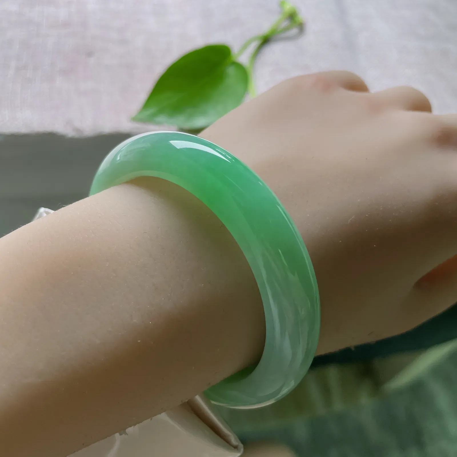 52.7/11.9/8.5绿底正圈，贵气，耐看，雍容华贵，耐看，甜美