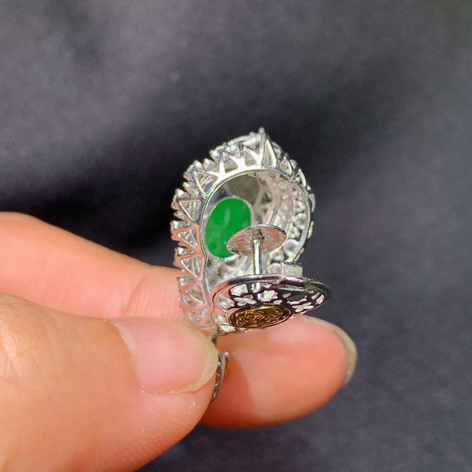 冰阳绿葫芦吊坠，18k金钻镶嵌，高贵色阳，玉质细腻，种水足，Sk整体尺寸28.2*13.6*10.5