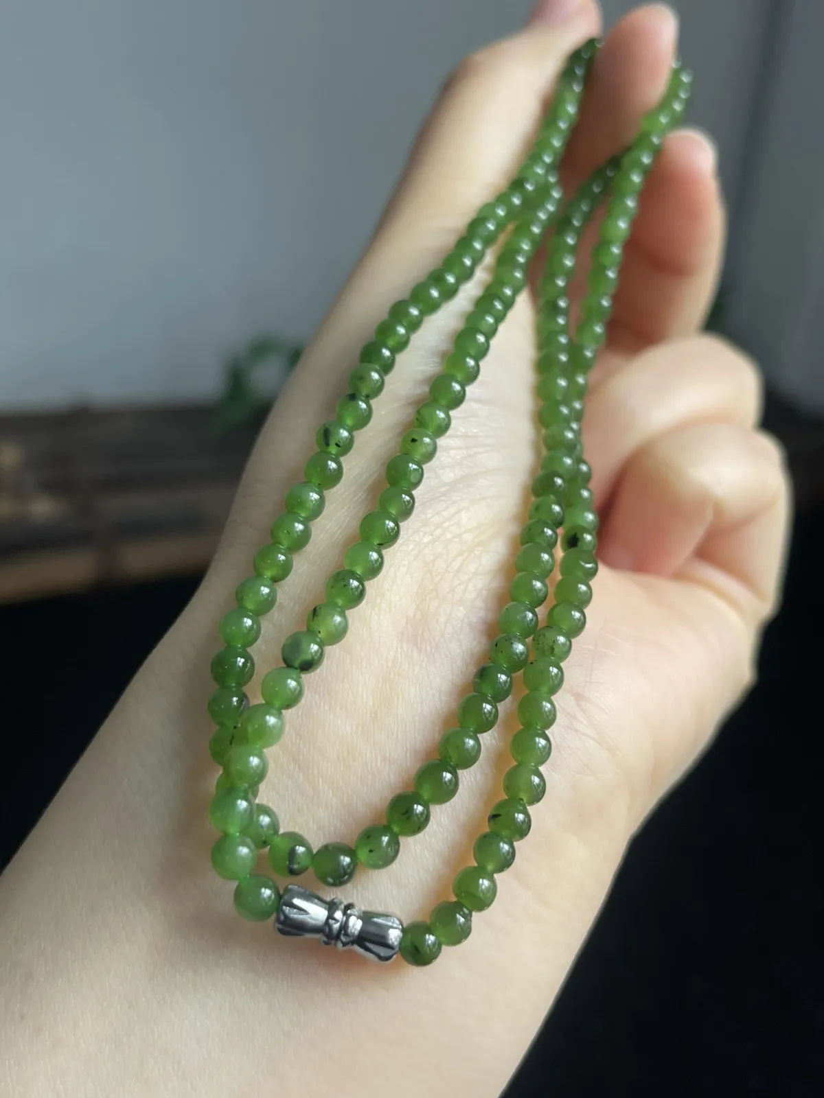 和田玉（碧玉）项链，温润通透，色泽漂亮料子非常好，可以做手链，也可以做项链