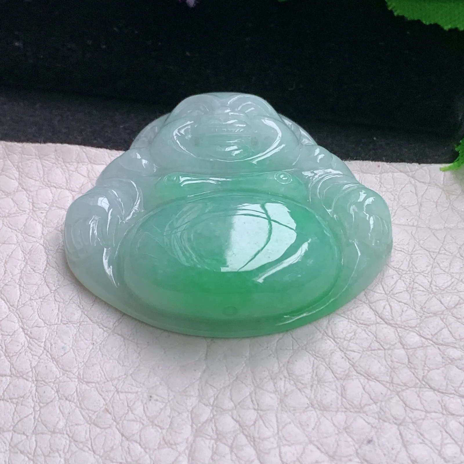 zen自然光42*44.5*10.5天然缅甸翡翠A货半山水饱满佛公 开心佛玉吊坠