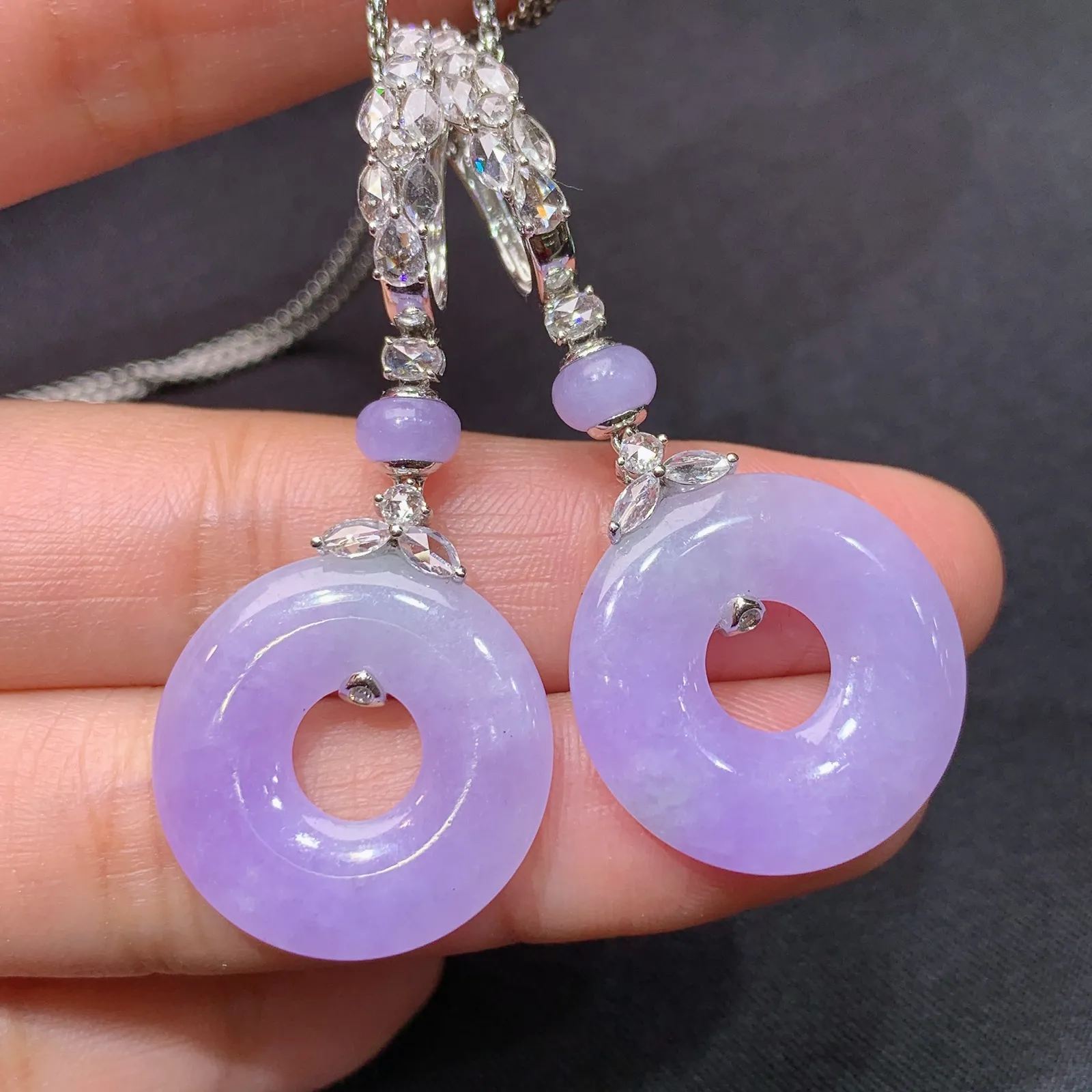 紫罗兰甜甜圈耳坠，18k金钻镶嵌，温润细腻，颜色鲜艳，zha取其一尺寸20.9*3.3
