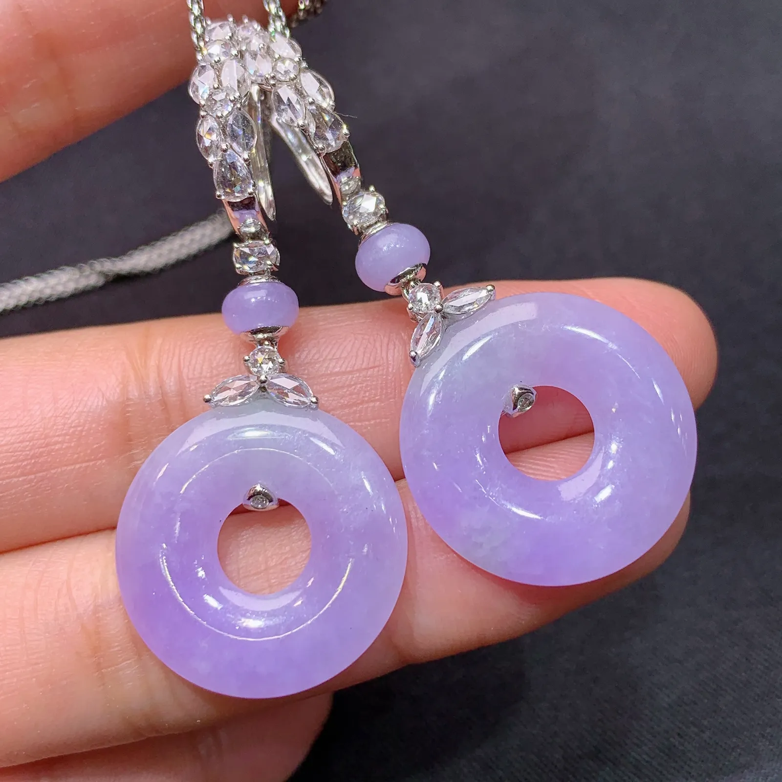 紫罗兰甜甜圈耳坠，18k金钻镶嵌，温润细腻，颜色鲜艳，zha取其一尺寸20.9*3.3