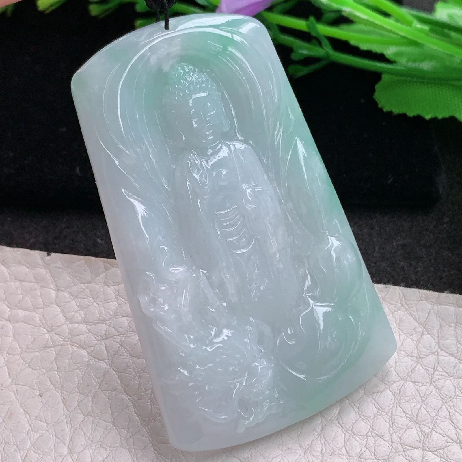 f8自然光62.2*38*6.2天然缅甸翡翠A货清新阿弥陀佛 御龙佛祖玉吊坠