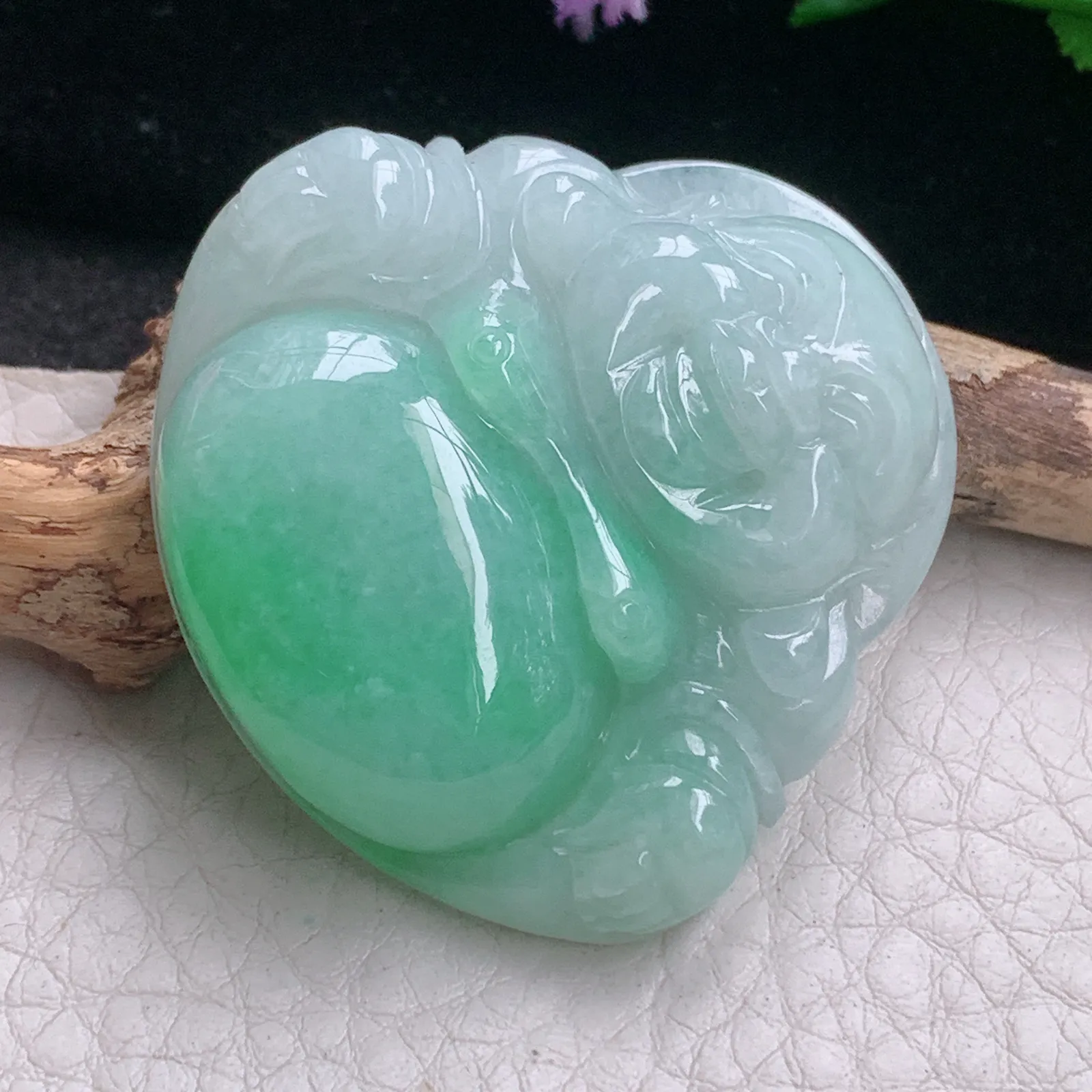 zen自然光42*44.5*10.5天然缅甸翡翠A货半山水饱满佛公 开心佛玉吊坠