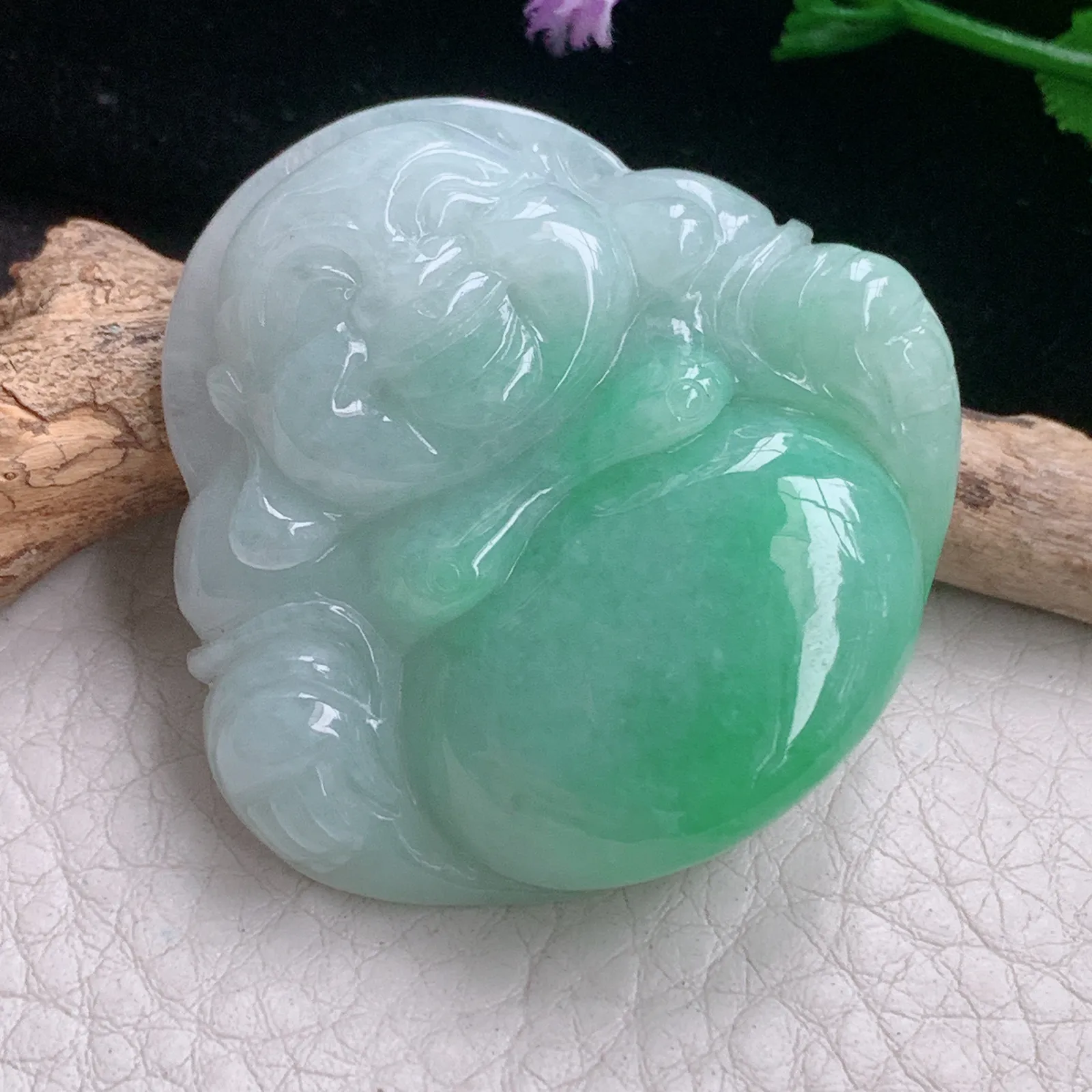 zen自然光42*44.5*10.5天然缅甸翡翠A货半山水饱满佛公 开心佛玉吊坠