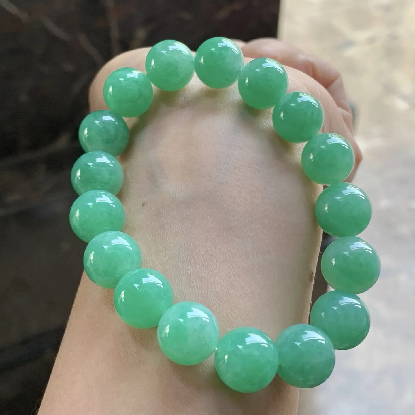 阳绿色手串^_^色阳 玉质温润