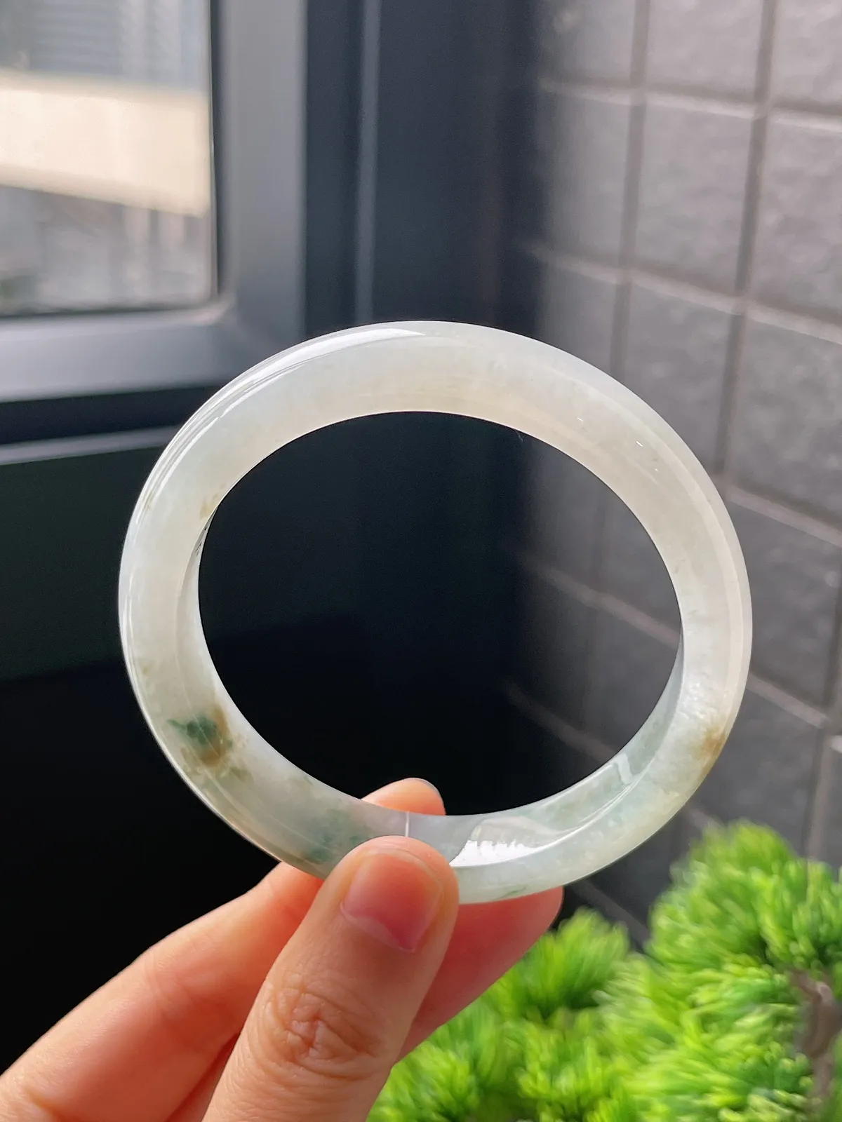 正圈56.8圈口，翡翠冰糯种绿色手镯