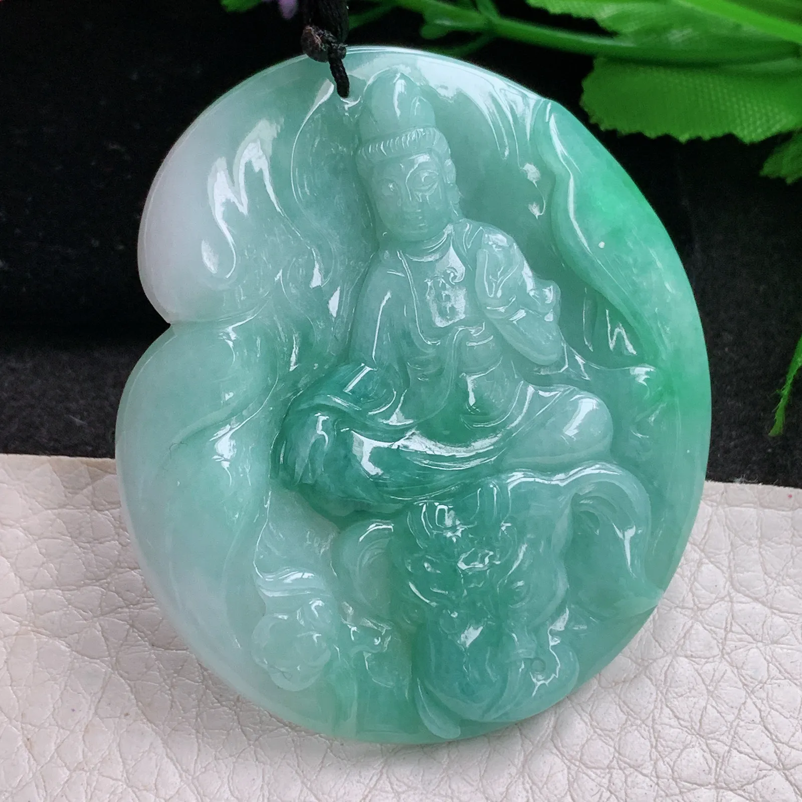 f8自然光65.6*48.3*5.5天然缅甸翡翠A货满绿普贤菩萨 玉观音玉吊坠