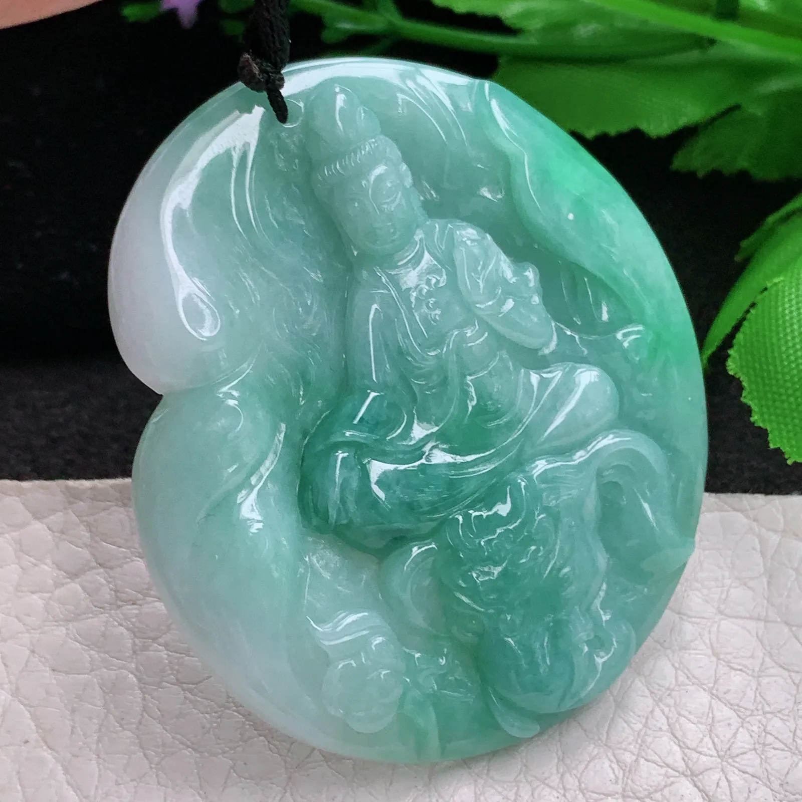 f8自然光65.6*48.3*5.5天然缅甸翡翠A货满绿普贤菩萨 玉观音玉吊坠