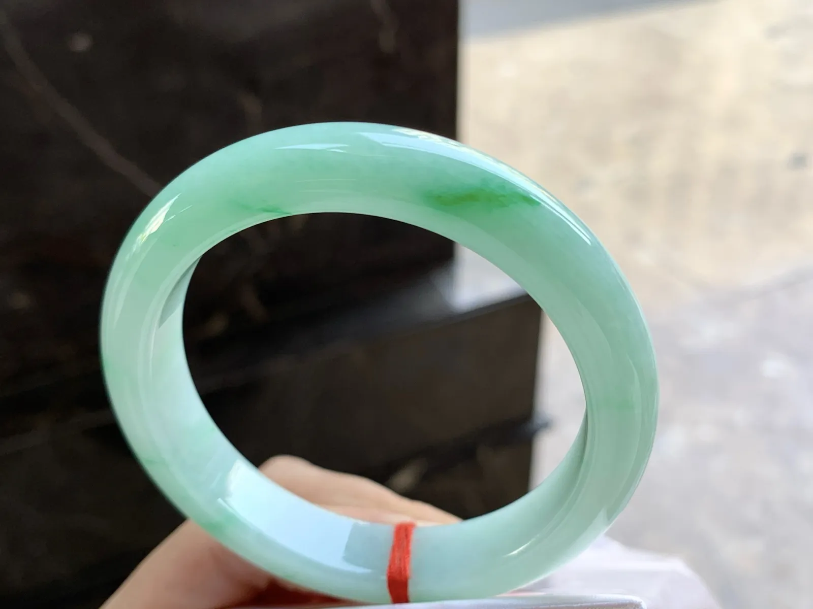 57-12-8.5

飘绿手镯^_^清新细腻