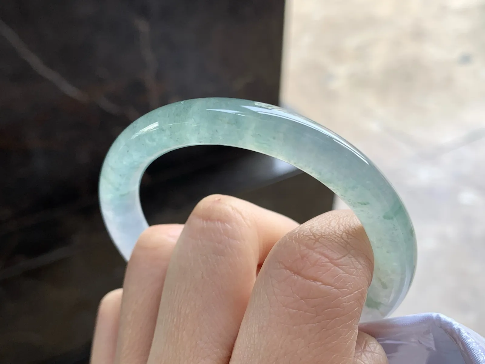 50.5-8.3

冰蓝圆条手镯^_^冰透 清新