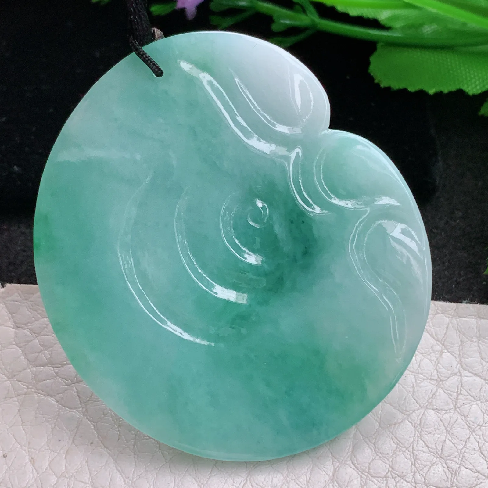 f8自然光65.6*48.3*5.5天然缅甸翡翠A货满绿普贤菩萨 玉观音玉吊坠