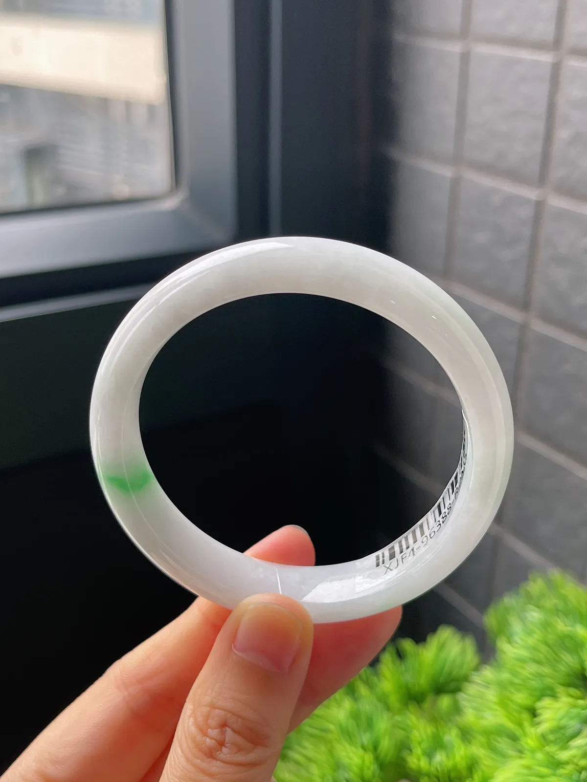 正圈54.4圈口，翡翠糯化种飘花手镯