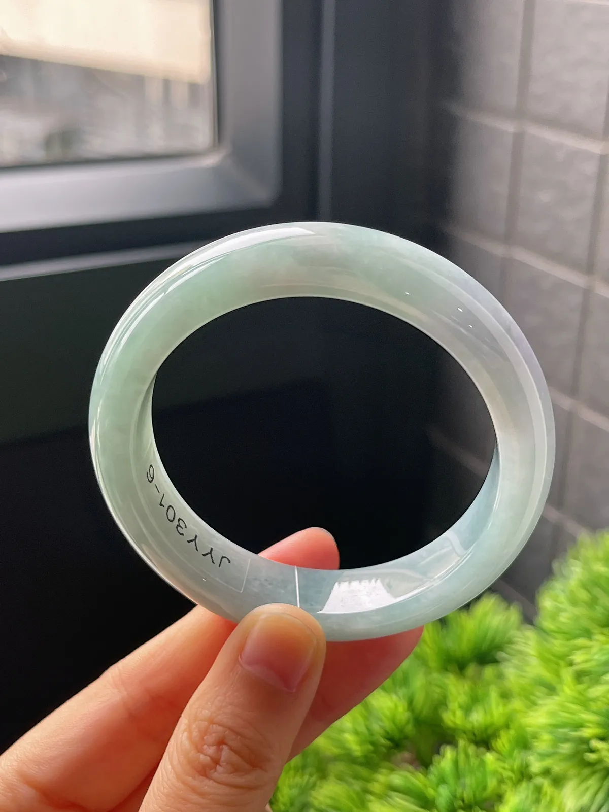 正圈53.3圈口，翡翠糯化种春带彩手镯