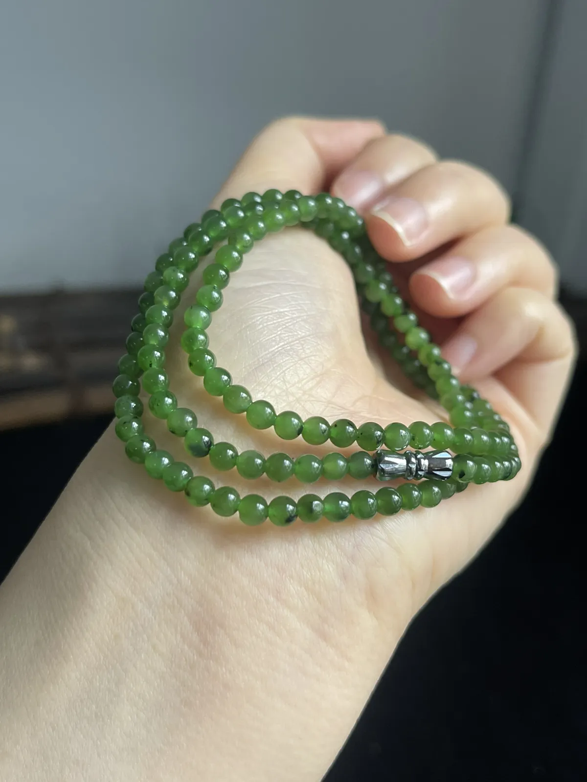 和田玉（碧玉）项链，温润通透，色泽漂亮料子非常好，可以做手链，也可以做项链