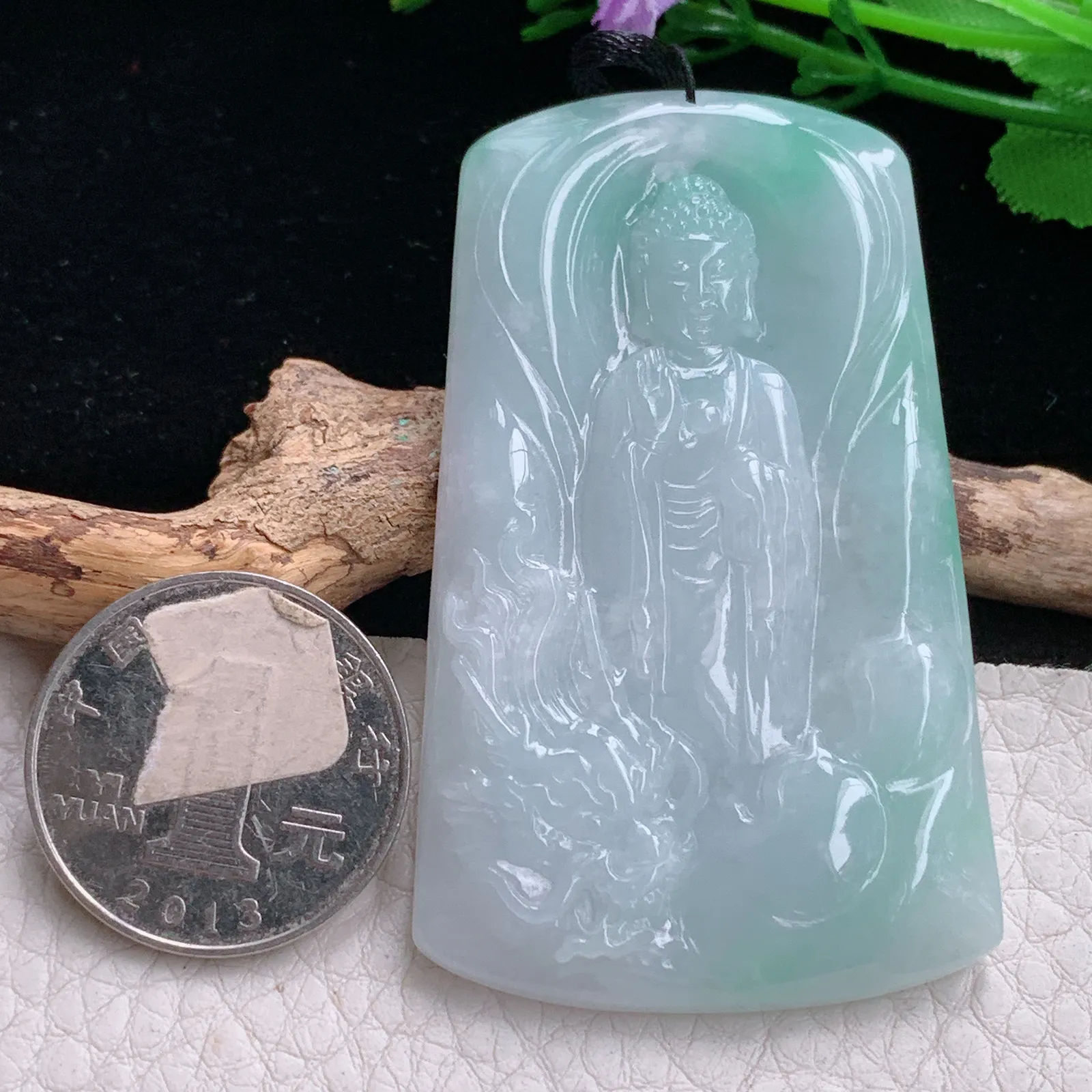 f8自然光62.2*38*6.2天然缅甸翡翠A货清新阿弥陀佛 御龙佛祖玉吊坠