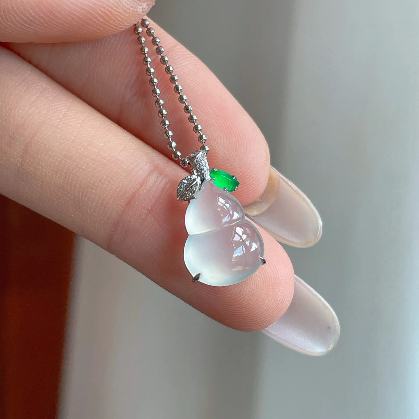 ️｜白冰葫芦·

整体尺寸17.8-10.4-6.4毫米
裸石尺寸13.7-10.4-4毫米