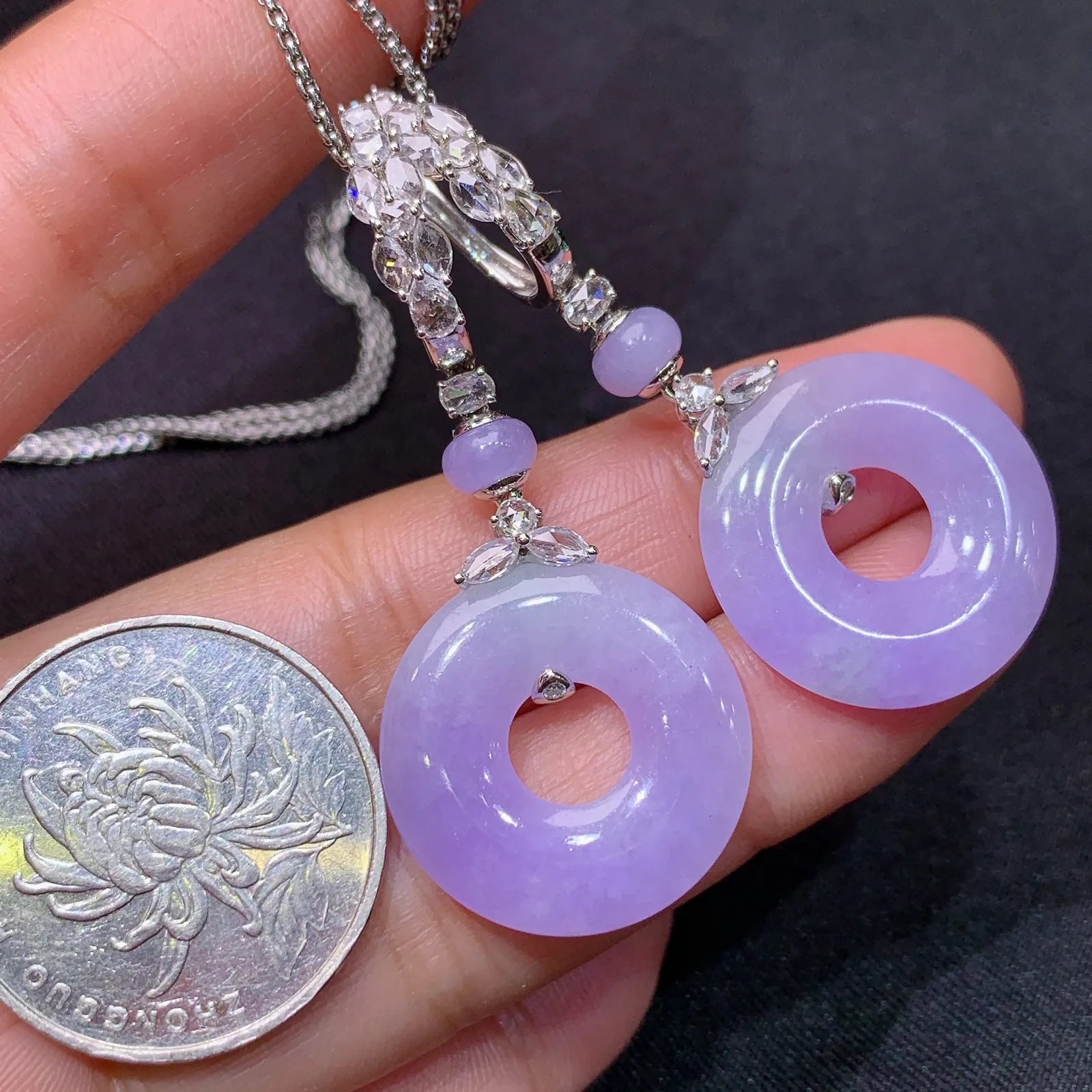 紫罗兰甜甜圈耳坠，18k金钻镶嵌，温润细腻，颜色鲜艳，zha取其一尺寸20.9*3.3