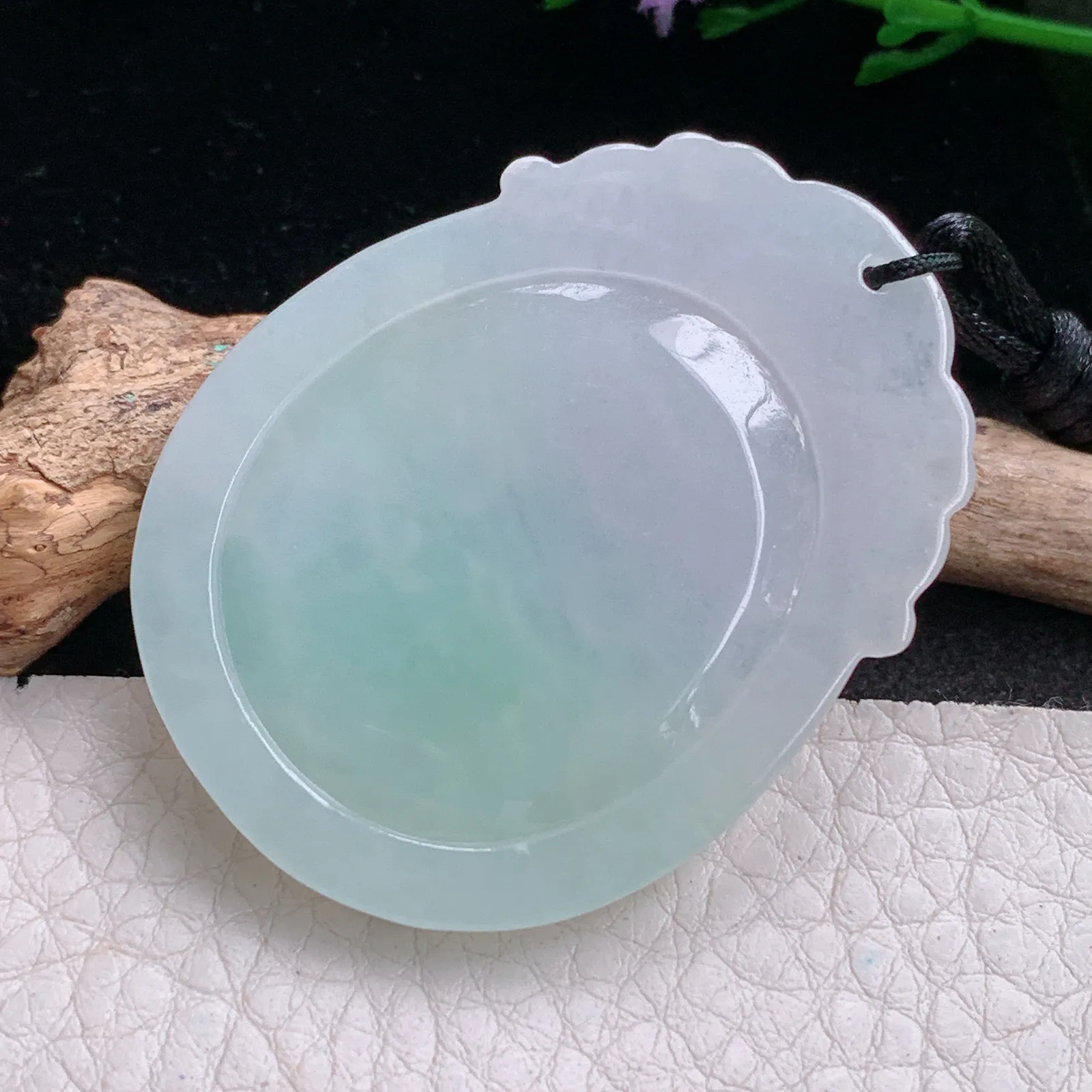 f8自然光48.5*37*5.8天然缅甸翡翠A货飘绿五鼠送财 生肖鼠玉吊坠