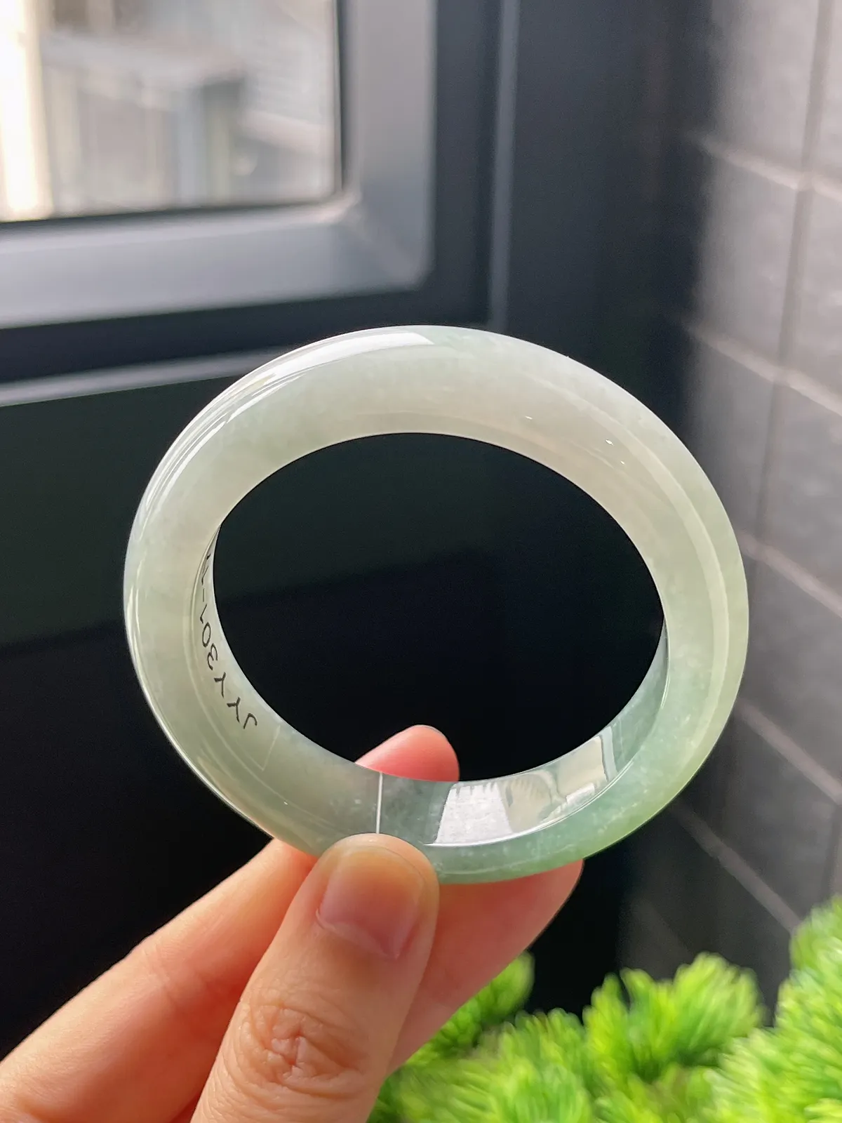 小圈口 正圈49.8圈口，翡翠冰糯种飘绿手镯