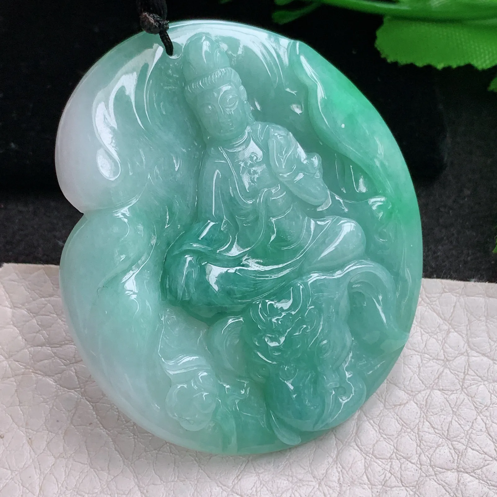 f8自然光65.6*48.3*5.5天然缅甸翡翠A货满绿普贤菩萨 玉观音玉吊坠