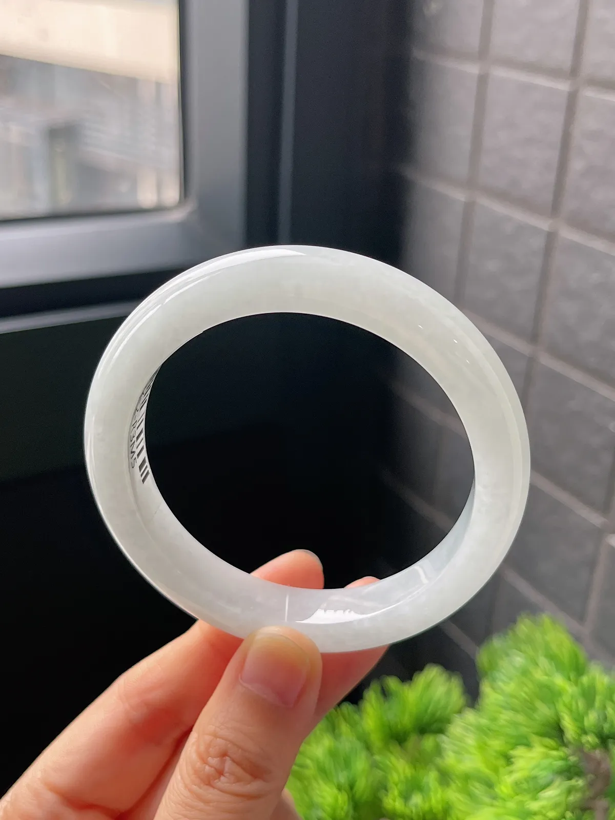 正圈54.8圈口，翡翠冰糯种白色手镯