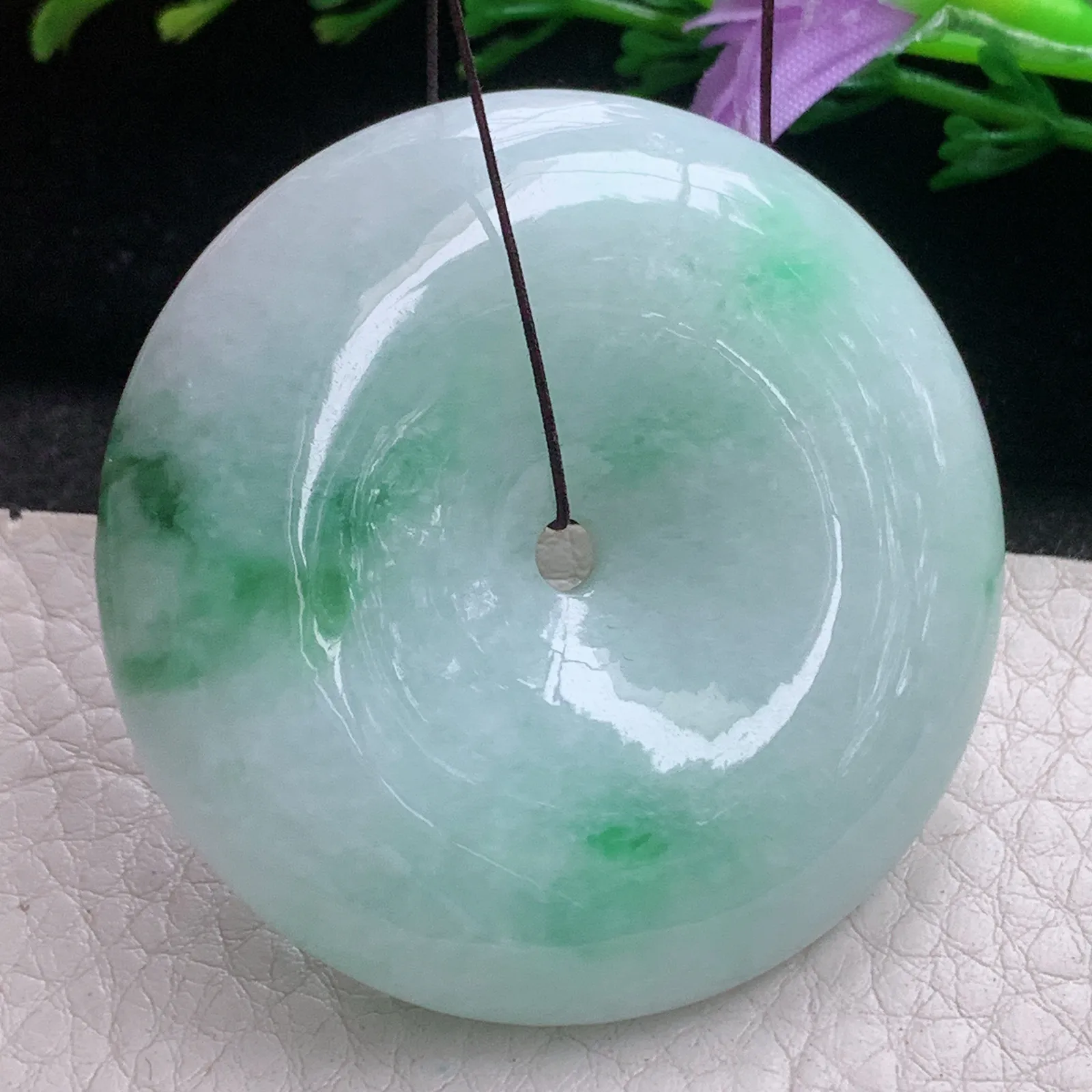 zen自然光49*11.3天然缅甸翡翠A货飘绿花大平安扣 玉扣玉吊坠