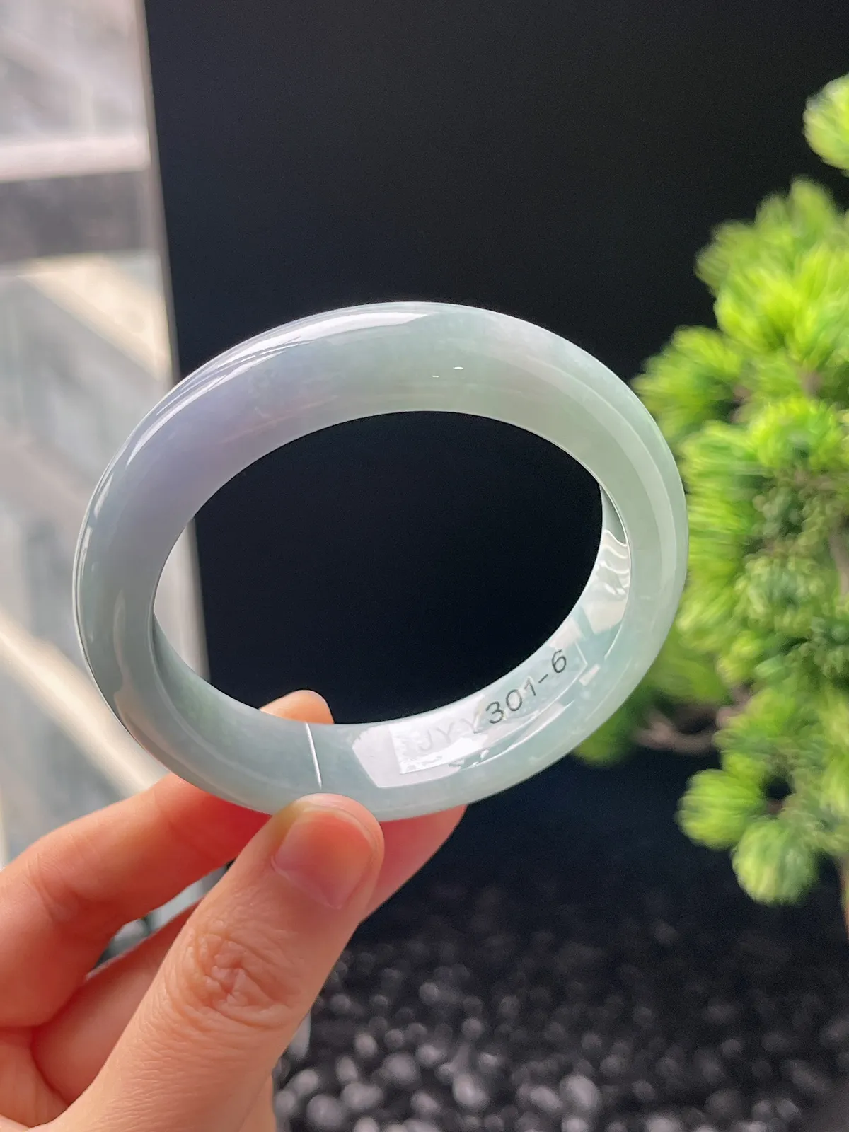 正圈53.3圈口，翡翠糯化种春带彩手镯