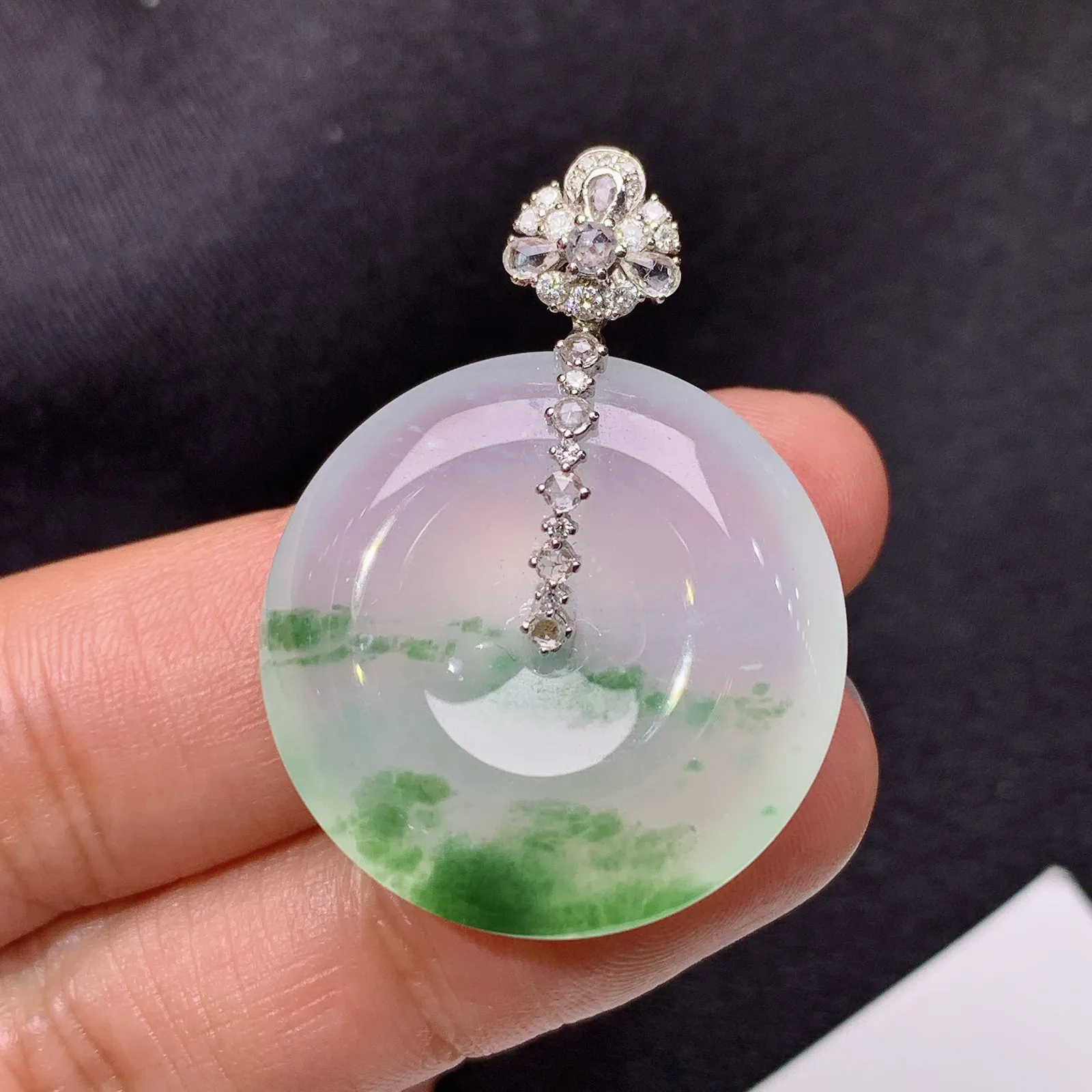 冰飘花平安扣吊坠，18k金钻镶嵌，冰冰润润，玉质细腻，Cj整体尺寸34.9*26.2*6.1