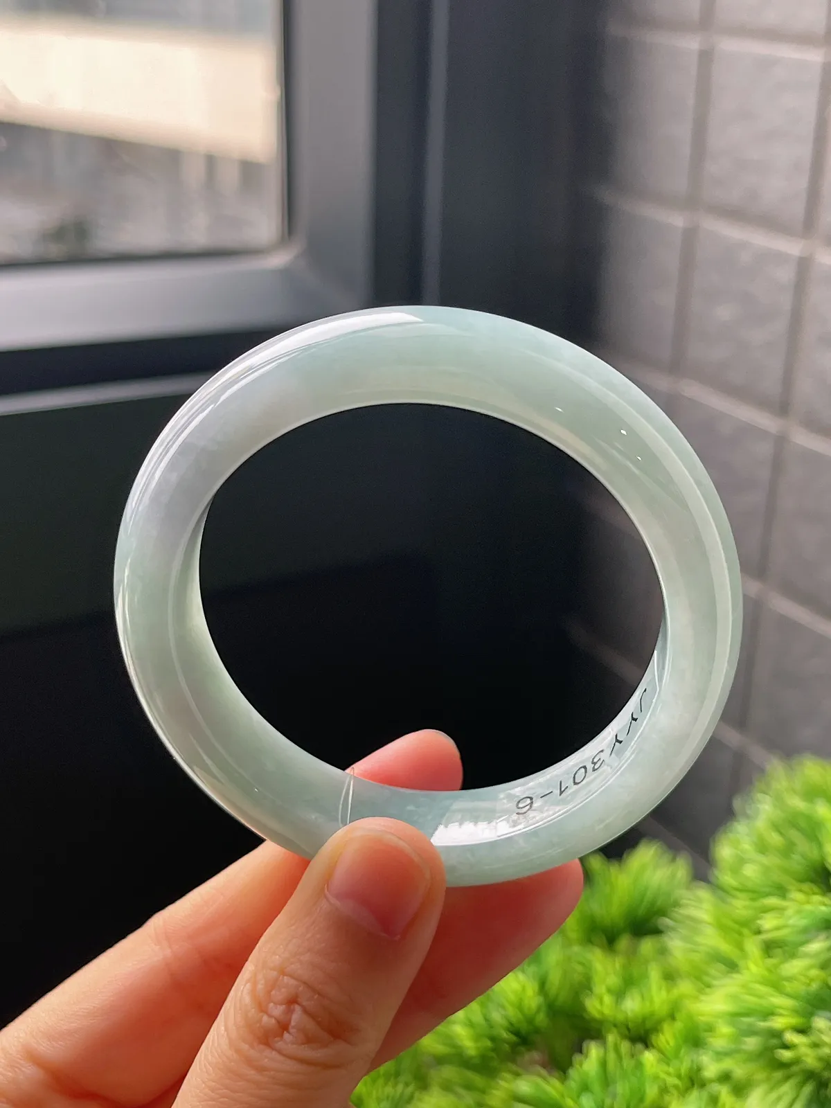 正圈53.3圈口，翡翠糯化种春带彩手镯