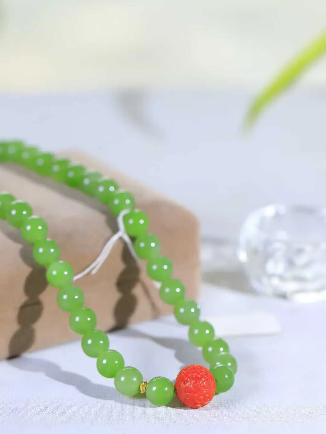 【链.108】

精品️和田玉碧玉圆珠挂链 玉质温润细腻 油性十足 佩戴舒适。珠珠落玉盘，间关莺语花底滑，一生美好时光，无论身在何处，都有它相伴相守。事事顺遂，幸福美满，吉祥如意。重108.3克 尺寸取一8mm FDL-4410333
​