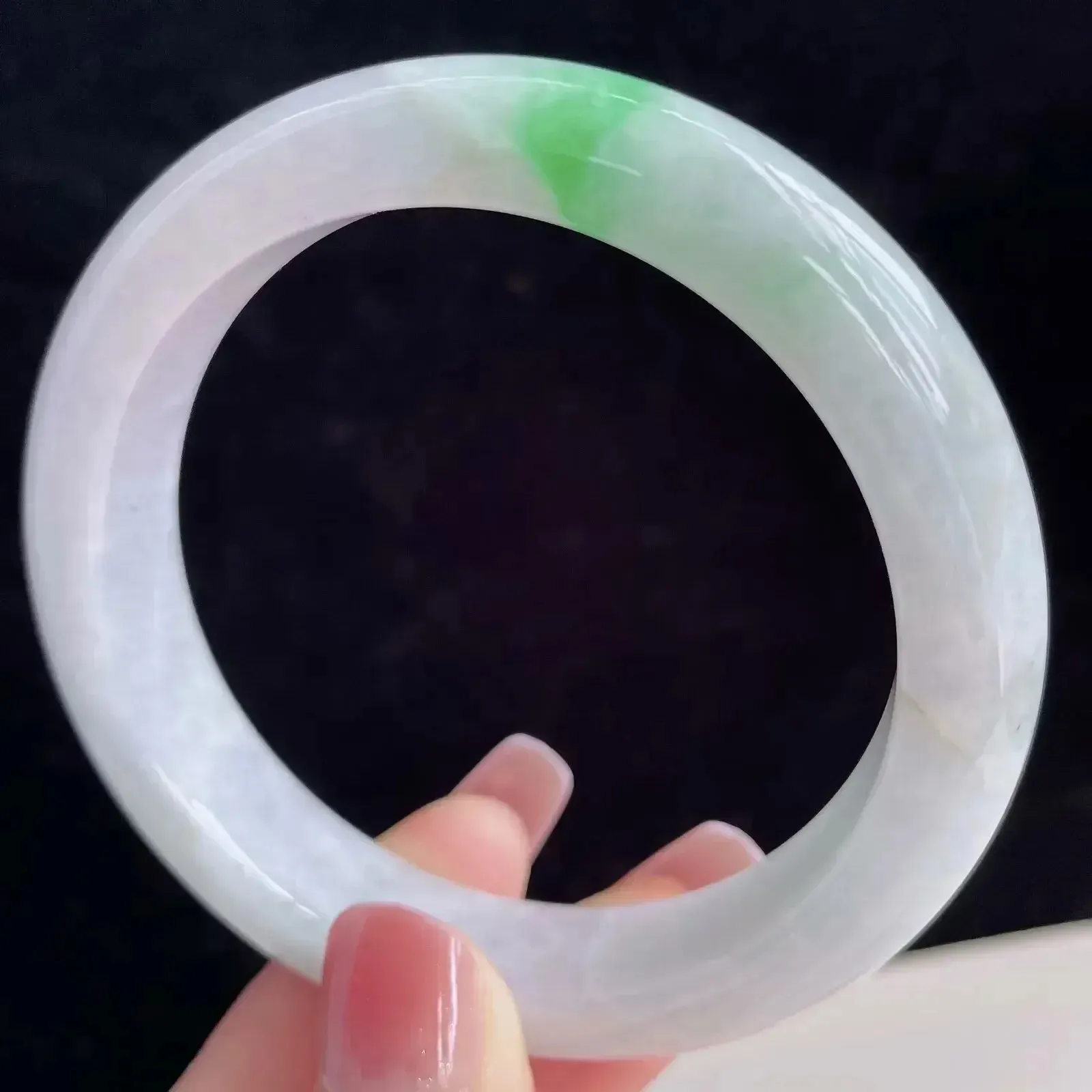 54.6圈口玉石手环天然翡翠飘绿正圈手镯58.94g