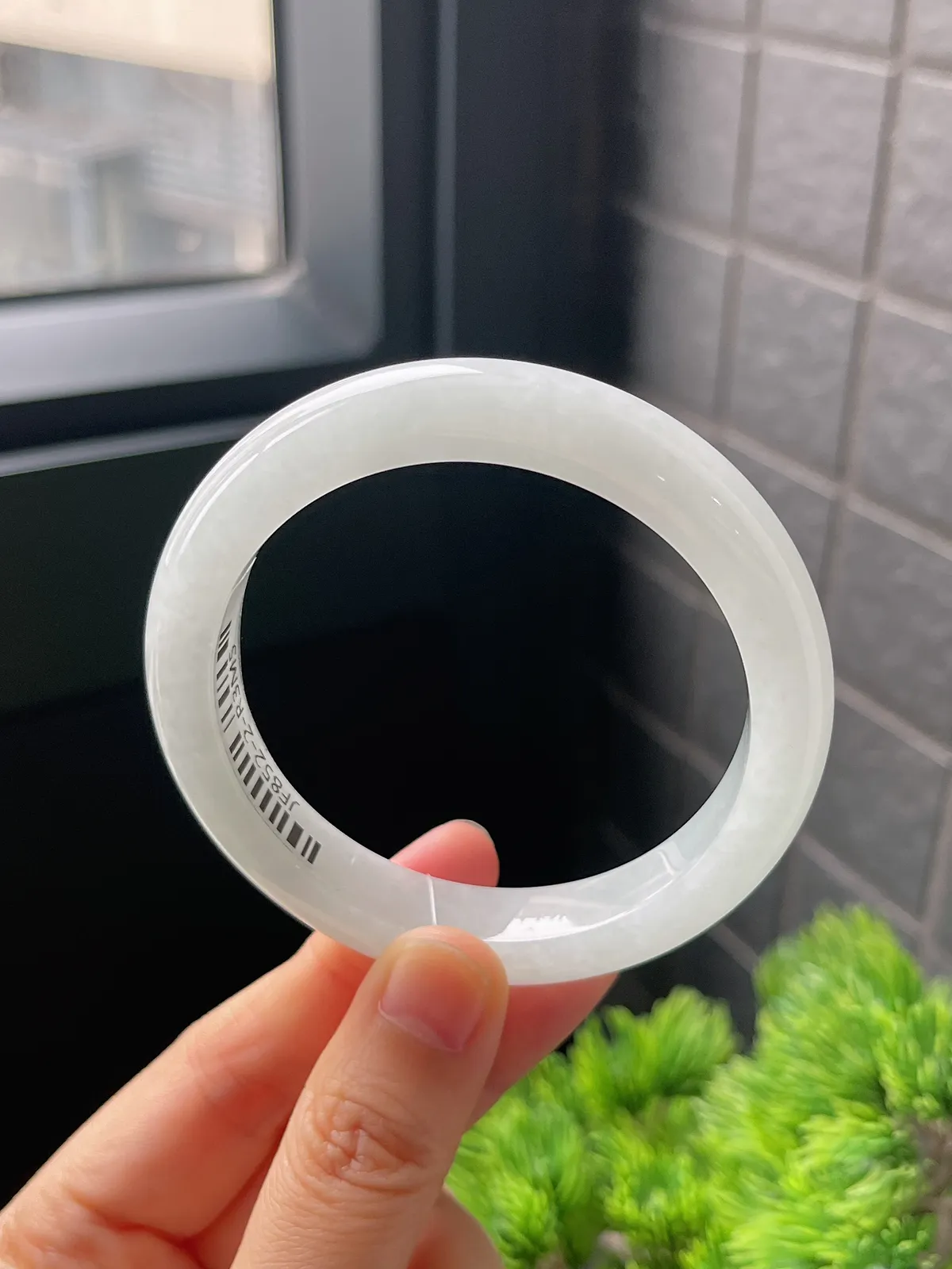 正圈54.8圈口，翡翠冰糯种白色手镯