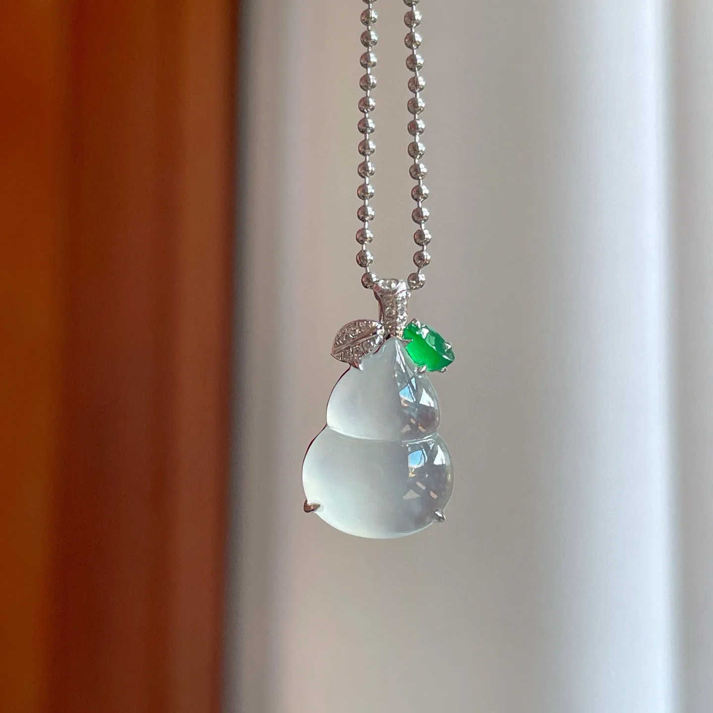 ️｜白冰葫芦·

整体尺寸17.8-10.4-6.4毫米
裸石尺寸13.7-10.4-4毫米