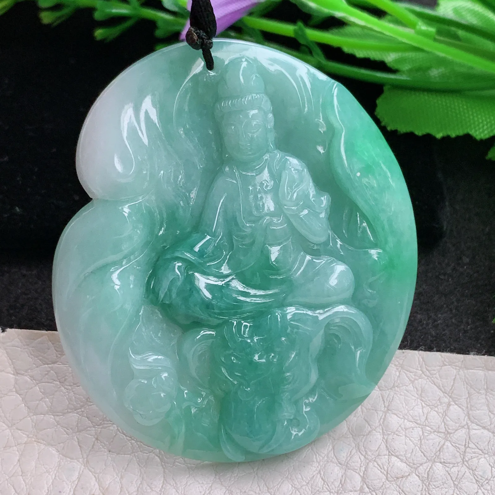 f8自然光65.6*48.3*5.5天然缅甸翡翠A货满绿普贤菩萨 玉观音玉吊坠