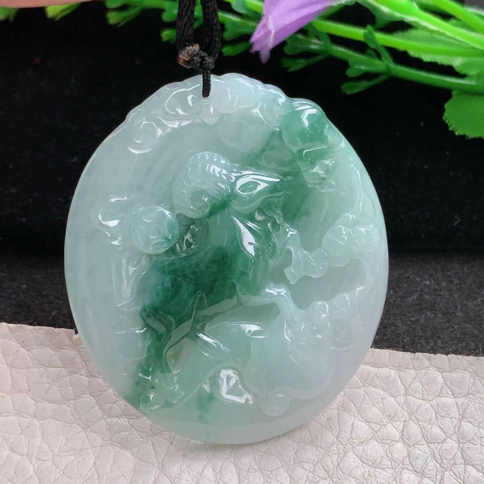 f8自然光48.8*43*5.5天然缅甸翡翠A货飘花洋洋得意 生肖羊玉吊坠