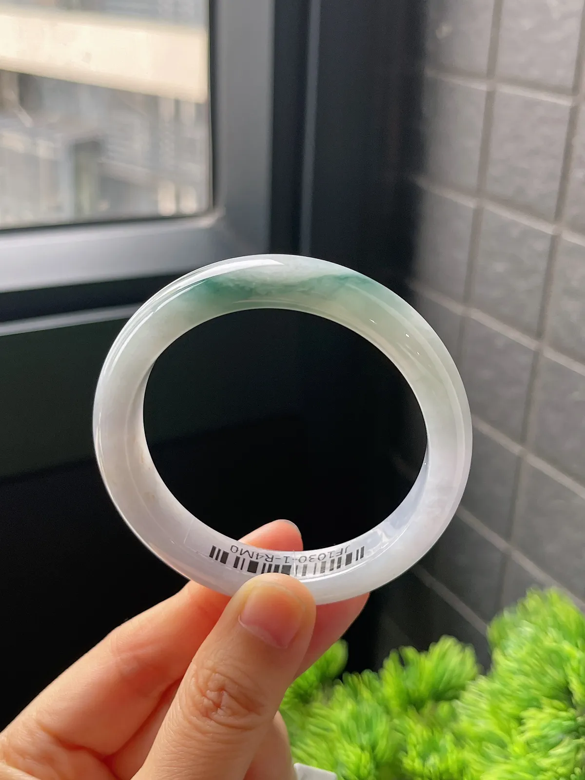 正圈52.1圈口，翡翠糯化飘花手镯