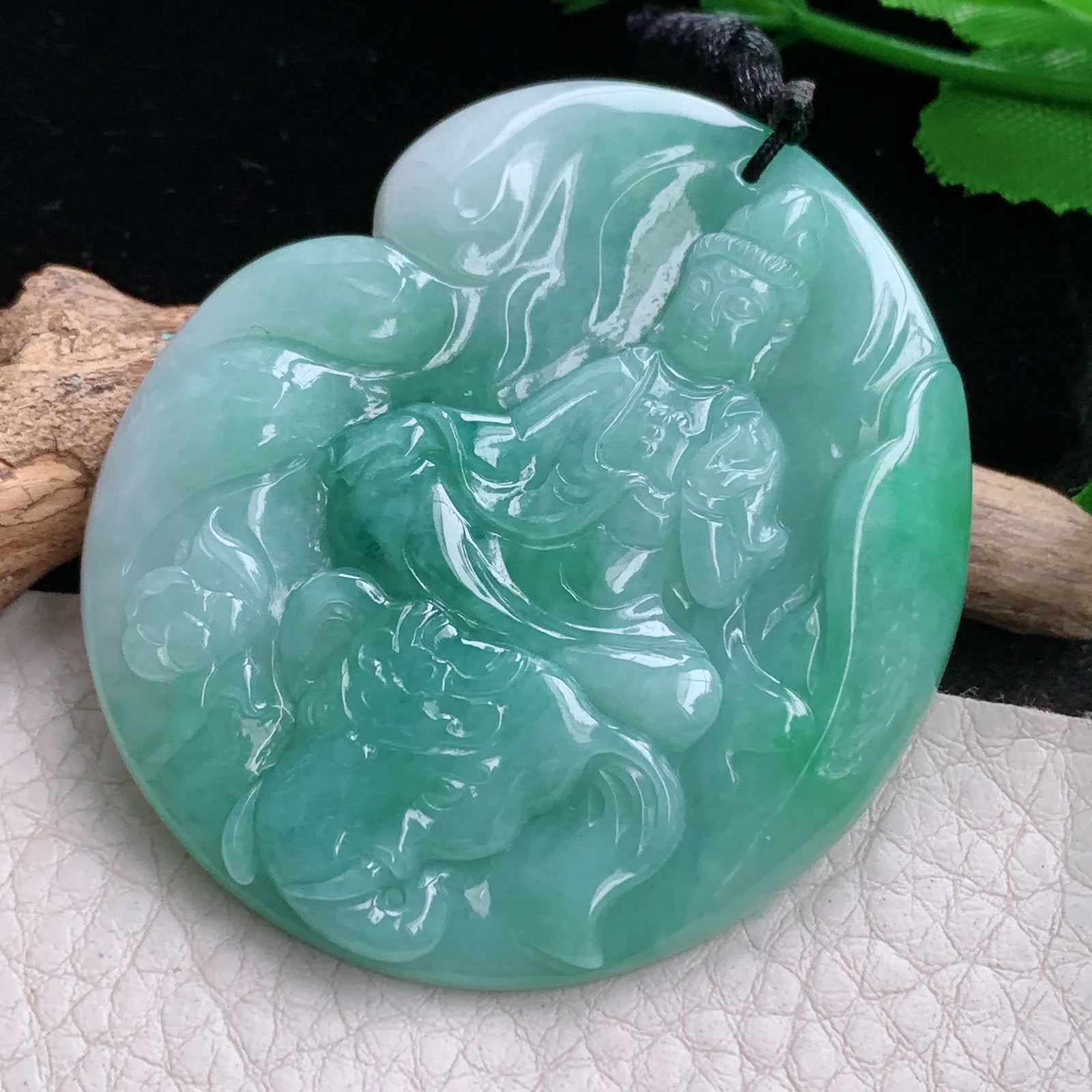 f8自然光65.6*48.3*5.5天然缅甸翡翠A货满绿普贤菩萨 玉观音玉吊坠