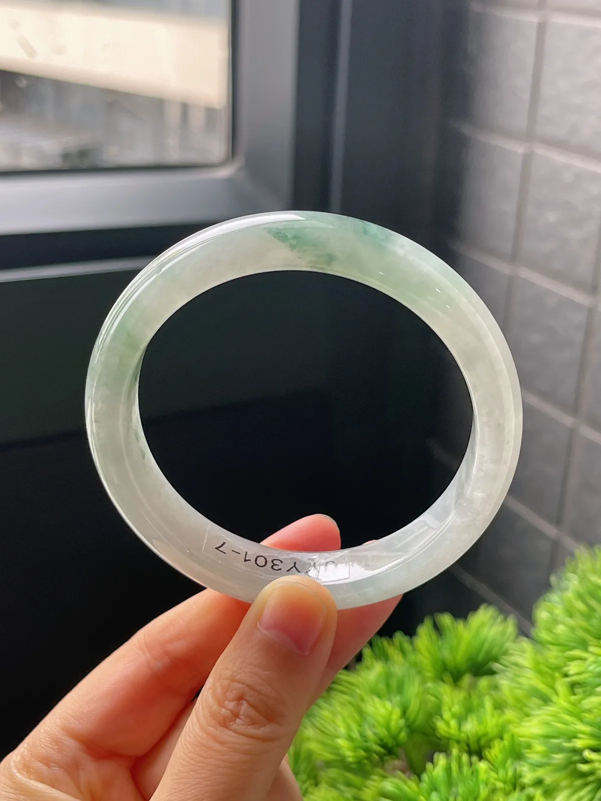 正圈58圈口，翡翠冰糯种飘花手镯