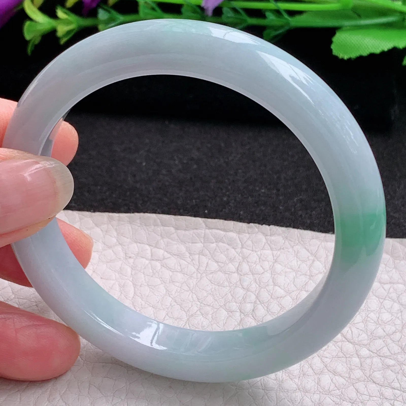 xx实拍56*9.6*8.3平安镯 天然缅甸翡翠A货飘绿年轻活跃宽边玉手环