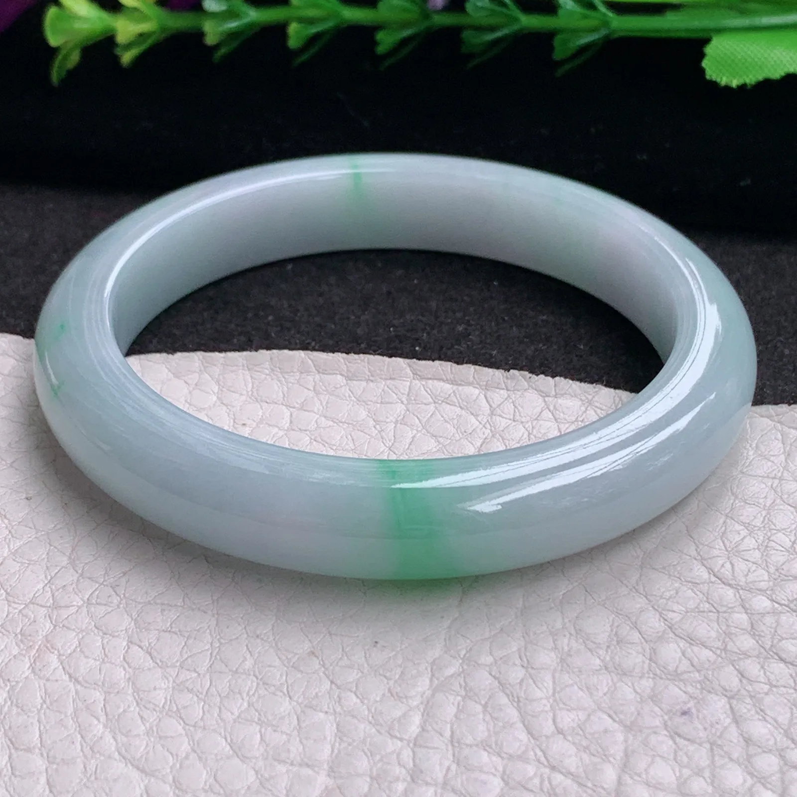 xx实拍56*9.6*8.3平安镯 天然缅甸翡翠A货飘绿年轻活跃宽边玉手环