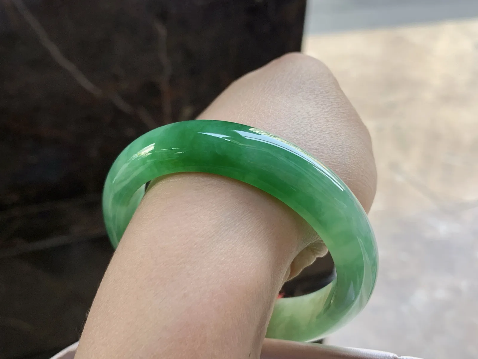 54-12.8-8.3

浓绿色手镯^_^鲜艳