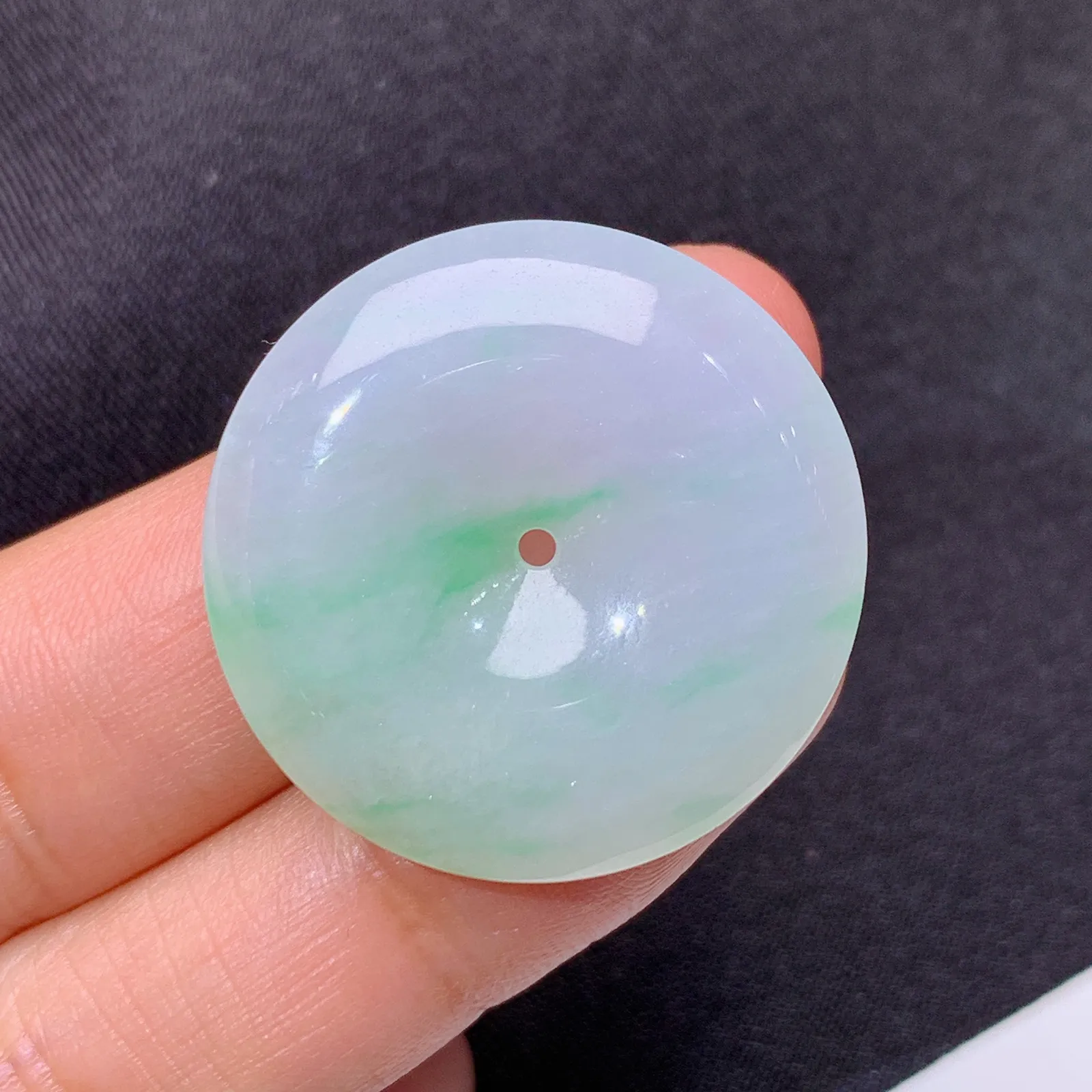 冰飘绿平安扣，冰冰润润，玉质细腻，种水足，001 尺寸28.2*5.6