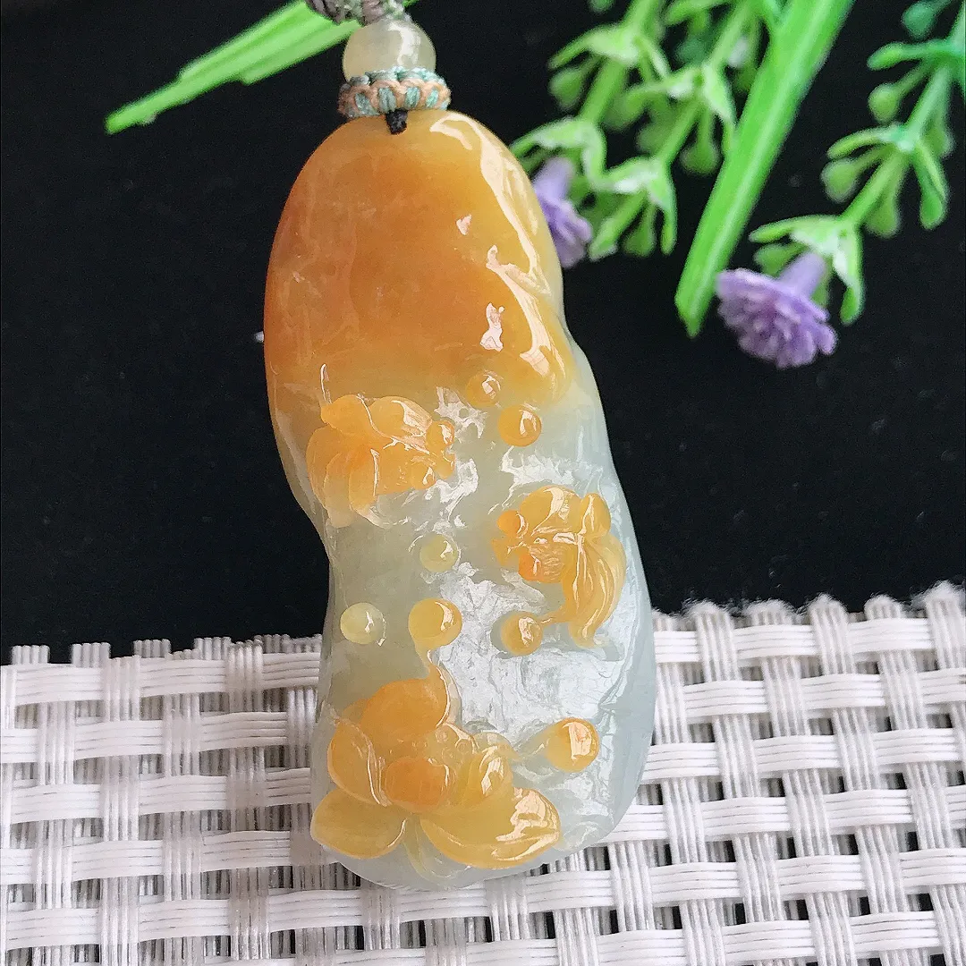 实拍A货翡翠49/23/13.8老坑精美温润俏色黄翡连年有余吊坠翡翠挂件