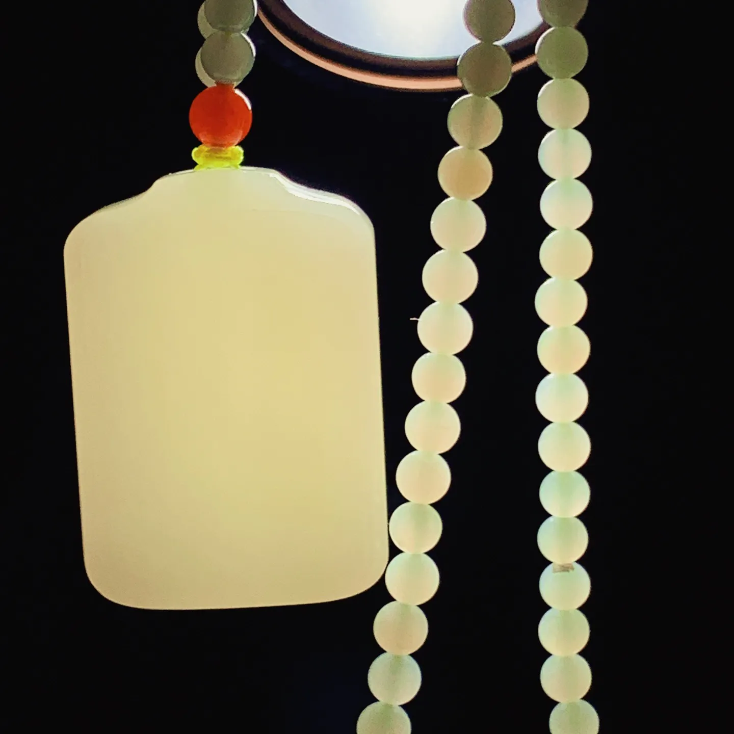 新疆和田玉若羌黄口料平安无事牌子挂件 尺寸50/35/12重93.5克，玉质细腻油润 脂粉好，品质好！lt260302