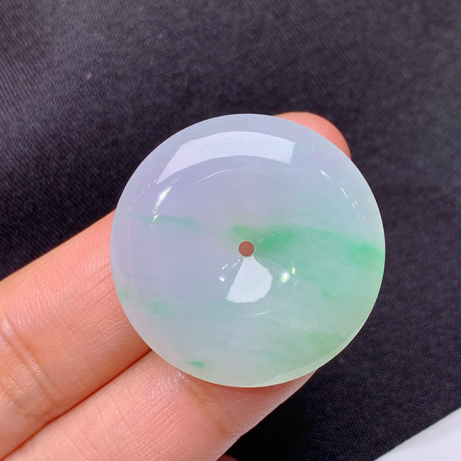 冰飘绿平安扣，冰冰润润，玉质细腻，种水足，001 尺寸28.2*5.6