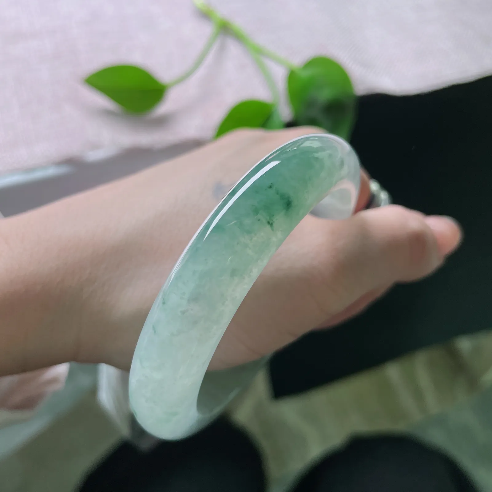 54.8/13.4/9飘花正圈，冰润细腻，晕染意境，典雅贵气，沁人心脾，贵气，完美