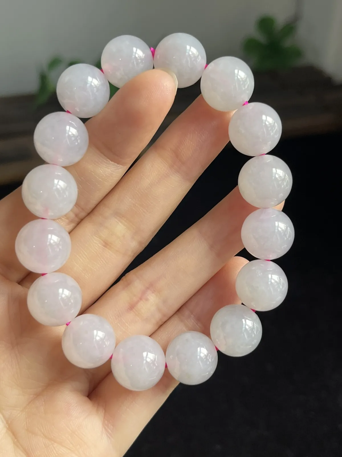 翡翠手链，绳子对颜色有影响